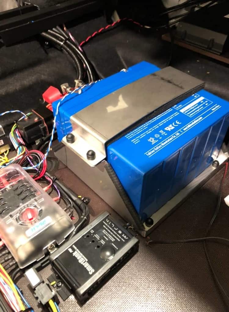 A Fullriver DC Series battery are installed into a London metropolitan police vehicle.
